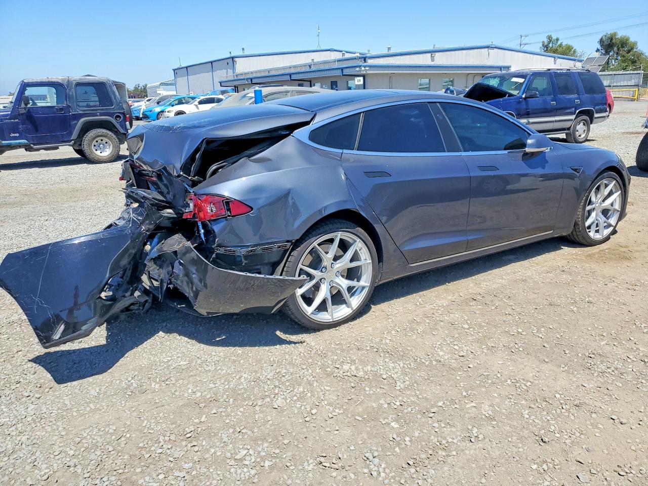 5YJSA1E22JF265270 · 2018 TESLA MODEL S · 3/12