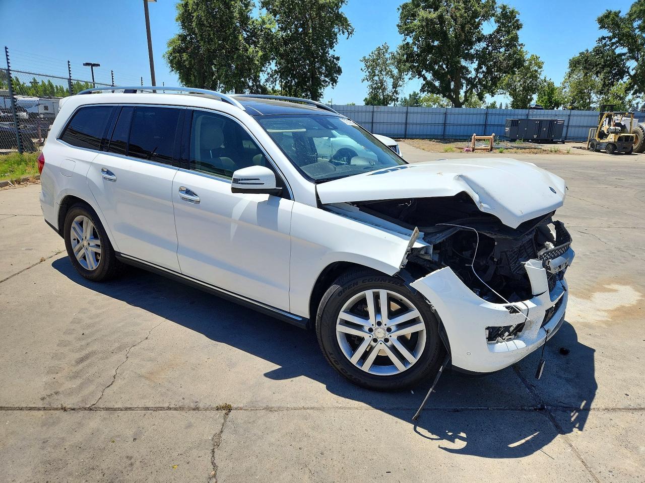 4JGDF2EE3FA488424 · 2015 MERCEDES-BENZ GL · 4/14