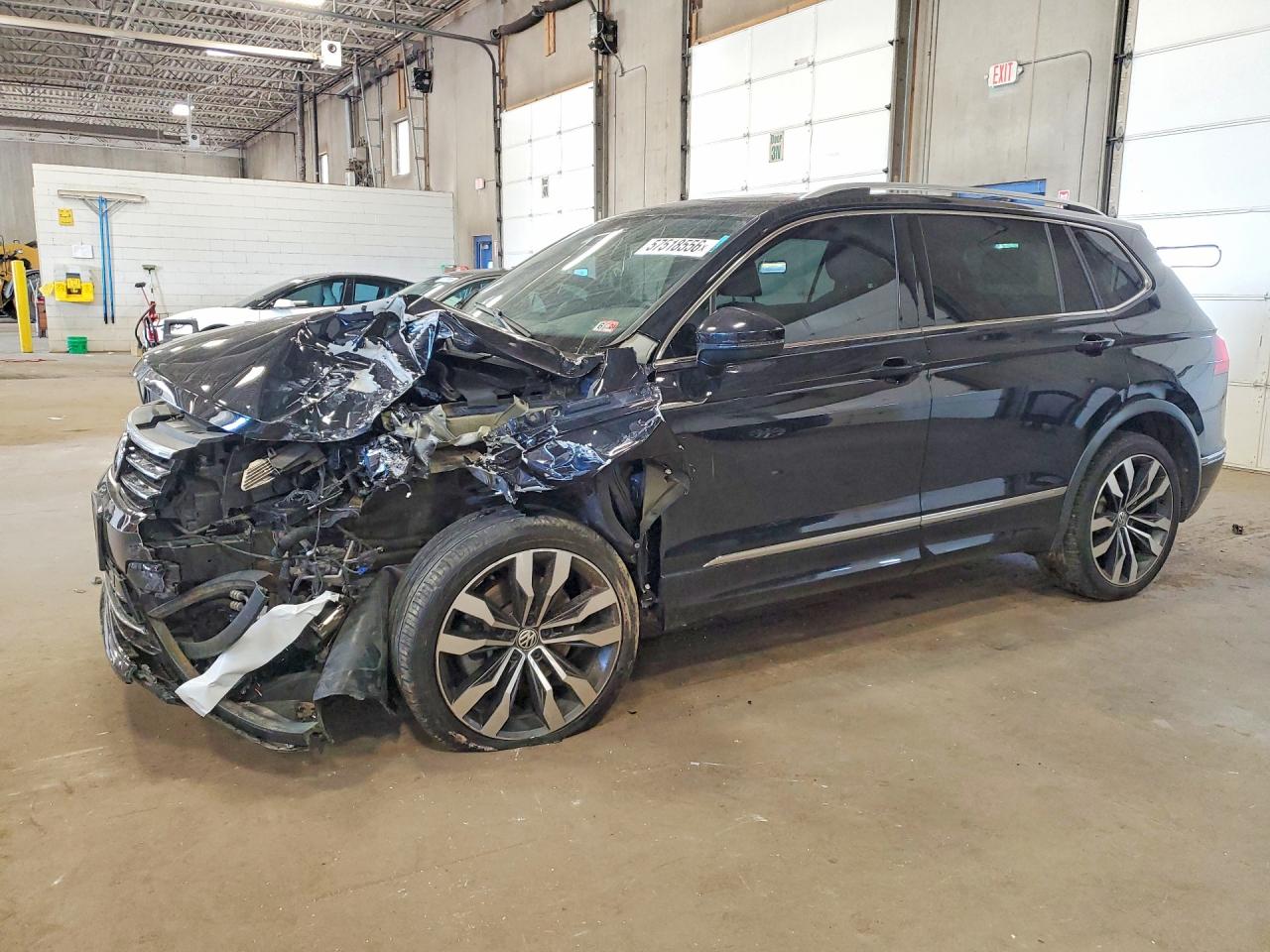 3VV4B7AX1KM127681 · 2019 VOLKSWAGEN TIGUAN