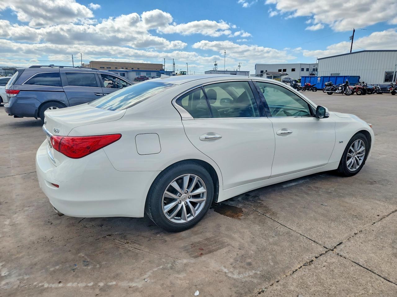 JN1EV7AR7HM834464 · 2017 INFINITI Q50 · 3/12