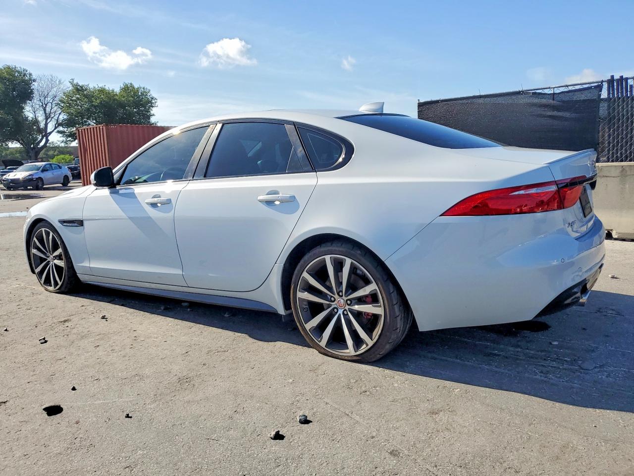SAJBG4BVXGCY05003 · 2016 JAGUAR XF · 2/12