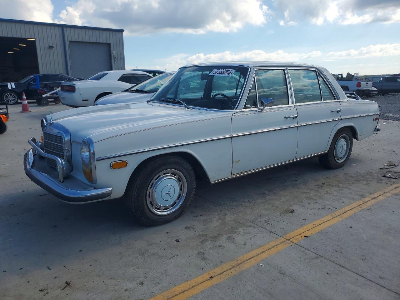 11401012004611 · 1968 MERCEDES-BENZ 250
