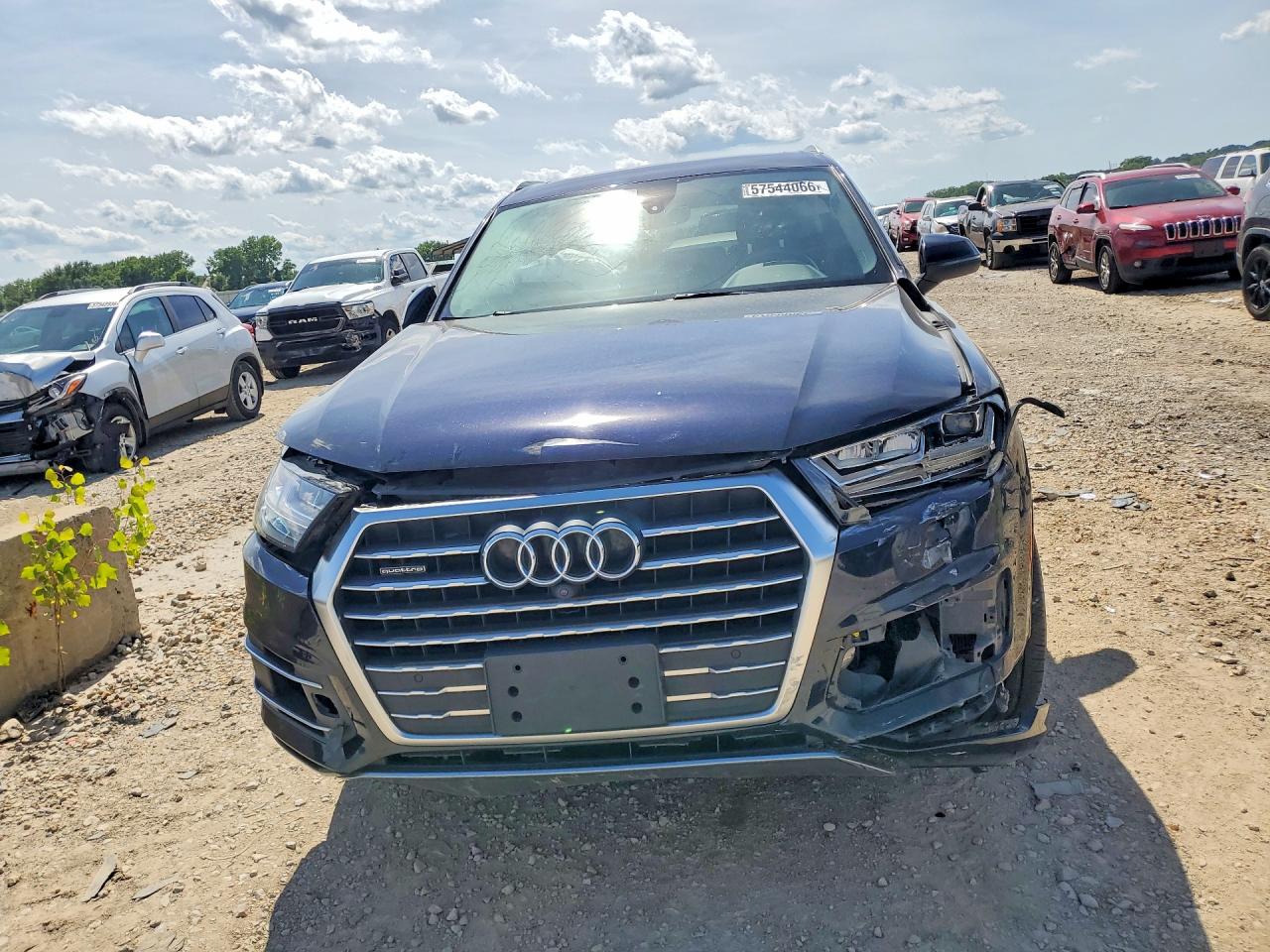 WA1LAAF7XJD005621 · 2018 AUDI Q7 · 5/13