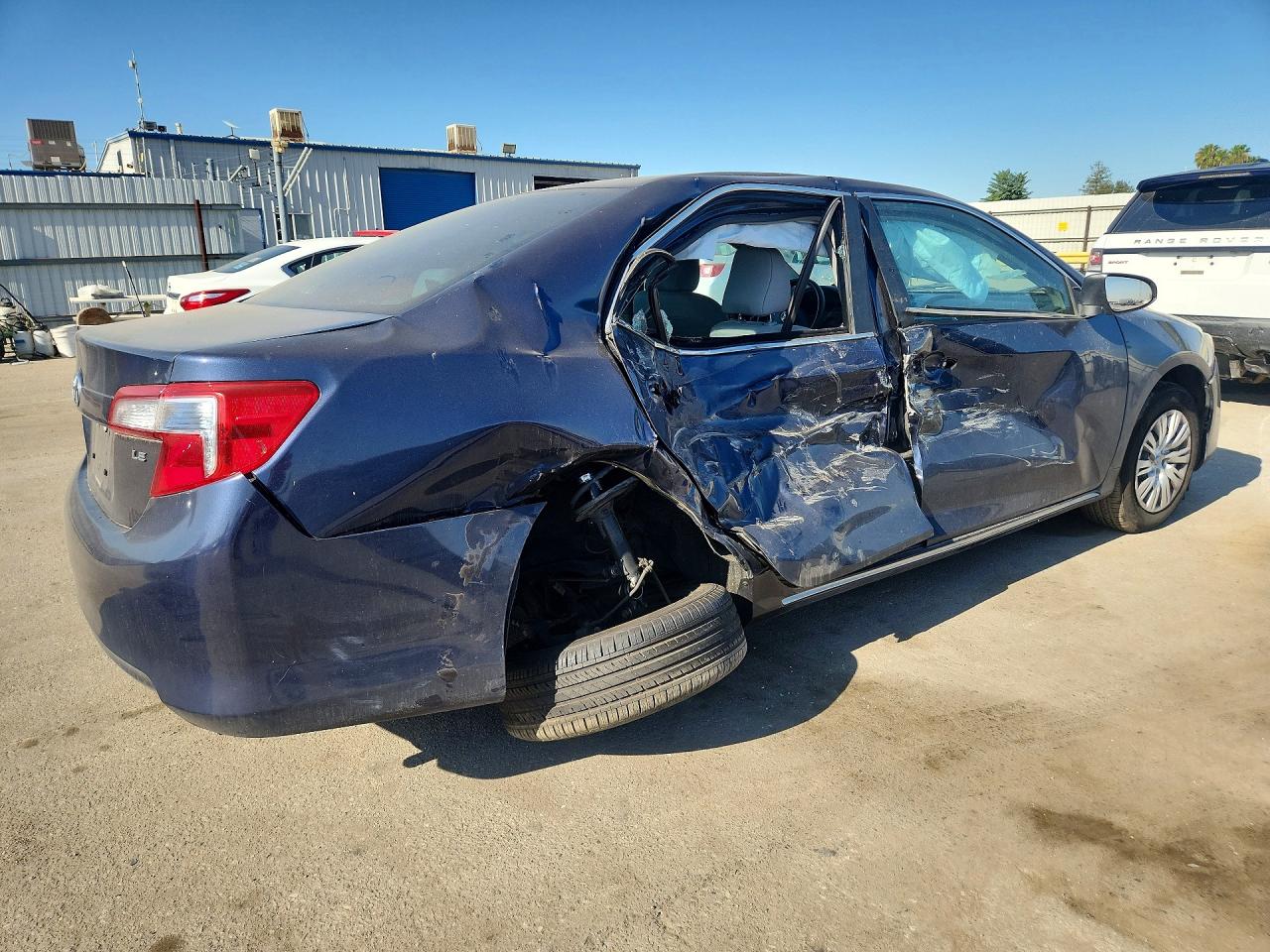 4T1BF1FKXEU852373 · 2014 TOYOTA CAMRY · 3/12