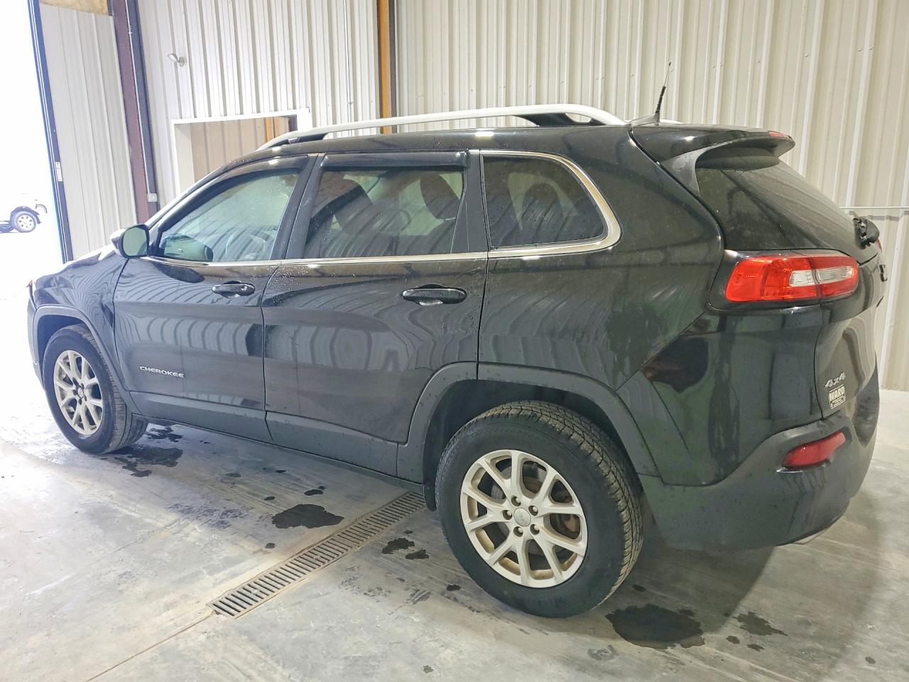 1C4PJMCS2HW531788 · 2017 JEEP CHEROKEE · 2/13