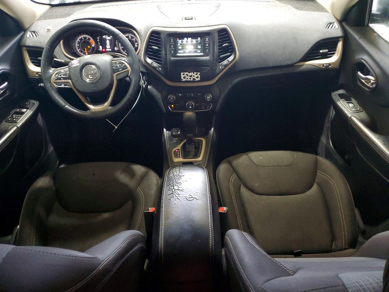 1C4PJMCS2HW531788 · 2017 JEEP CHEROKEE · 8/13