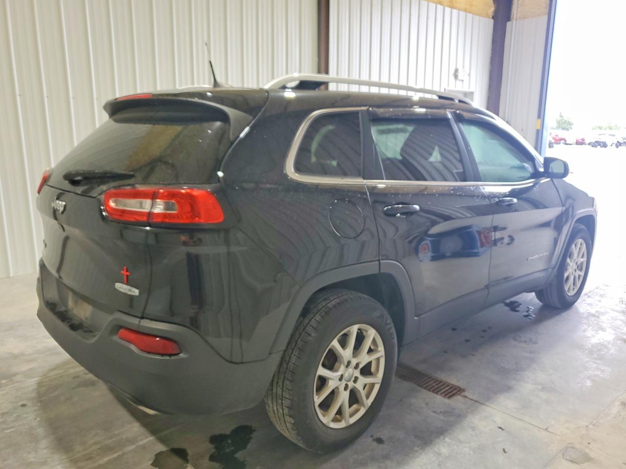 1C4PJMCS2HW531788 · 2017 JEEP CHEROKEE · 3/13