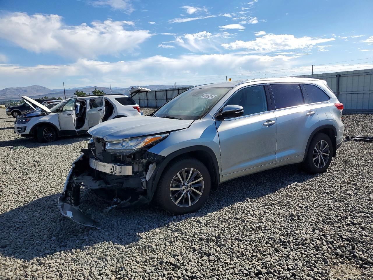 5TDJZRFH1JS560362 · 2018 TOYOTA HIGHLANDER