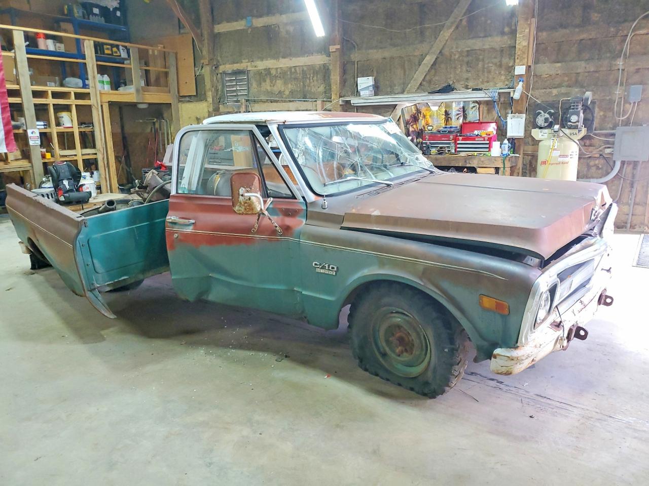 1970 CHEVROLET C10 · 4/11