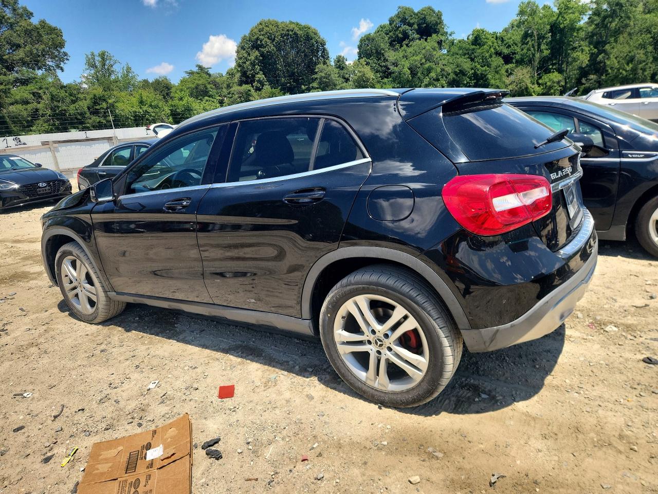 WDCTG4EB9JJ491376 · 2018 MERCEDES-BENZ GLA · 2/14