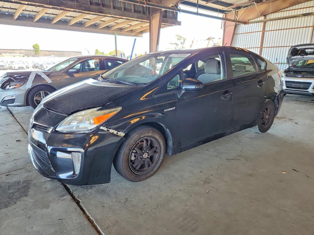 JTDKN3DU0F0423422 · 2015 TOYOTA PRIUS
