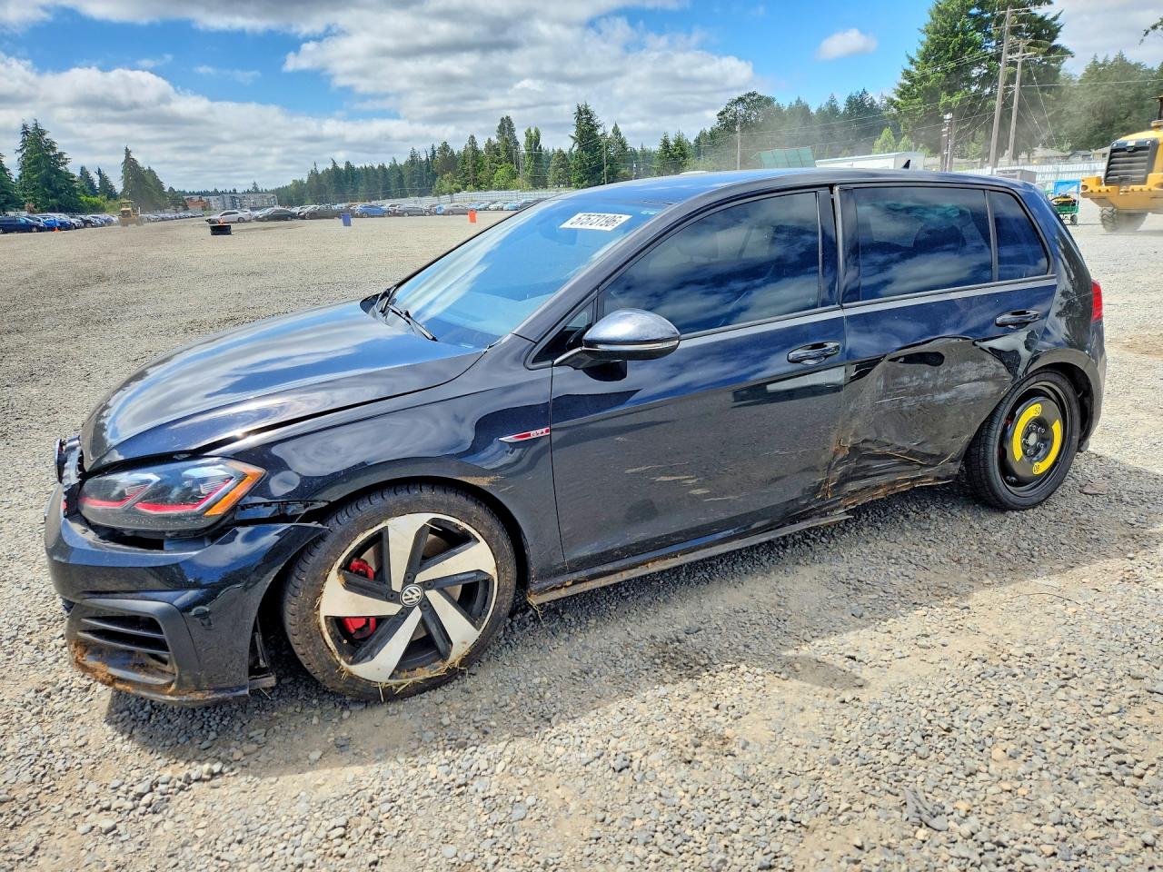 3VW547AU2JM297711 · 2018 VOLKSWAGEN GTI