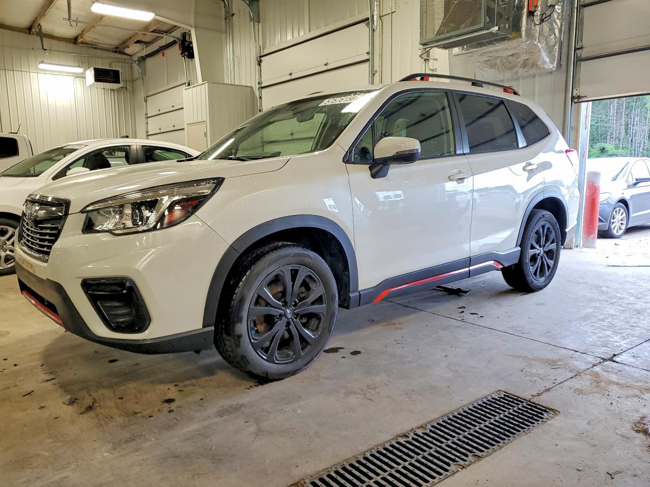 JF2SKAKC5KH565804 · 2019 SUBARU FORESTER