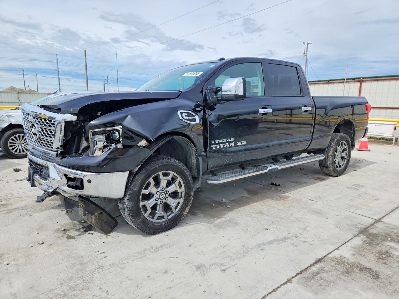 1N6BA1F49HN564814 · 2017 NISSAN TITAN XD