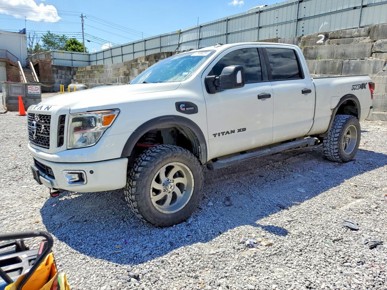 1N6BA1F40GN516679 · 2016 NISSAN TITAN XD