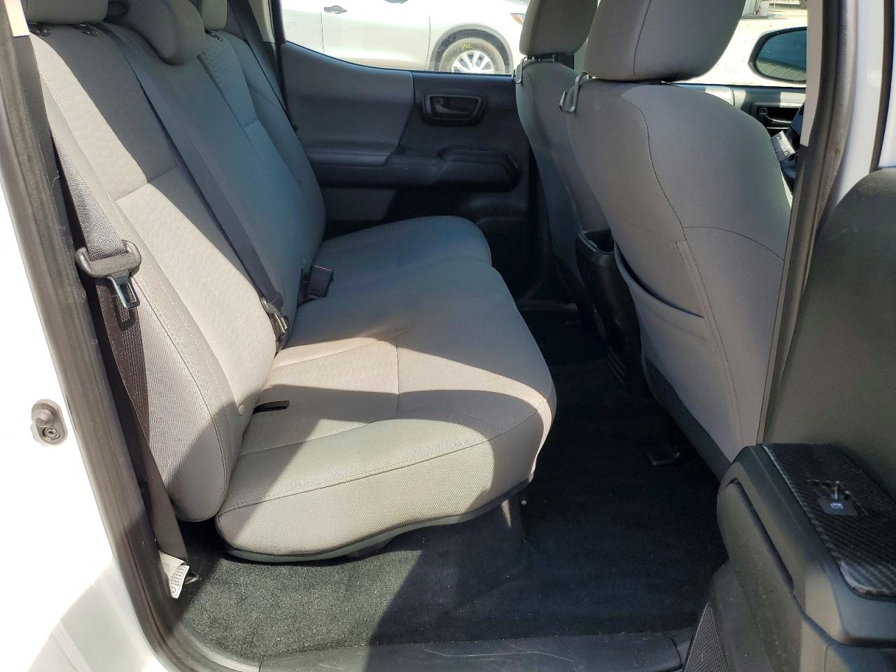 5TFCZ5AN4JX156190 · 2018 TOYOTA TACOMA · 10/12