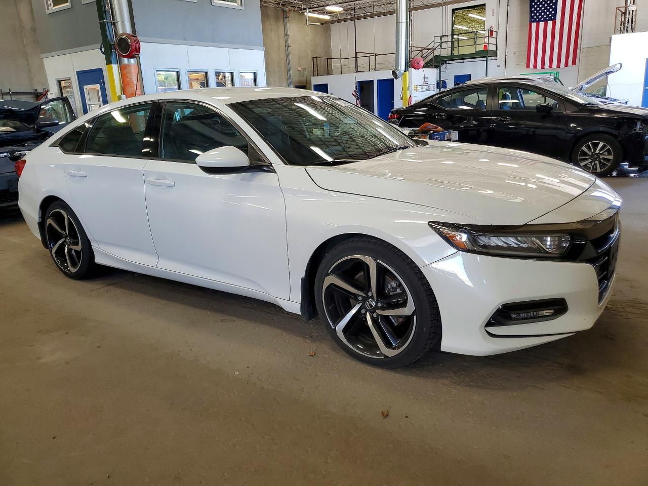 1HGCV1F36JA262673 · 2018 HONDA ACCORD · 4/13