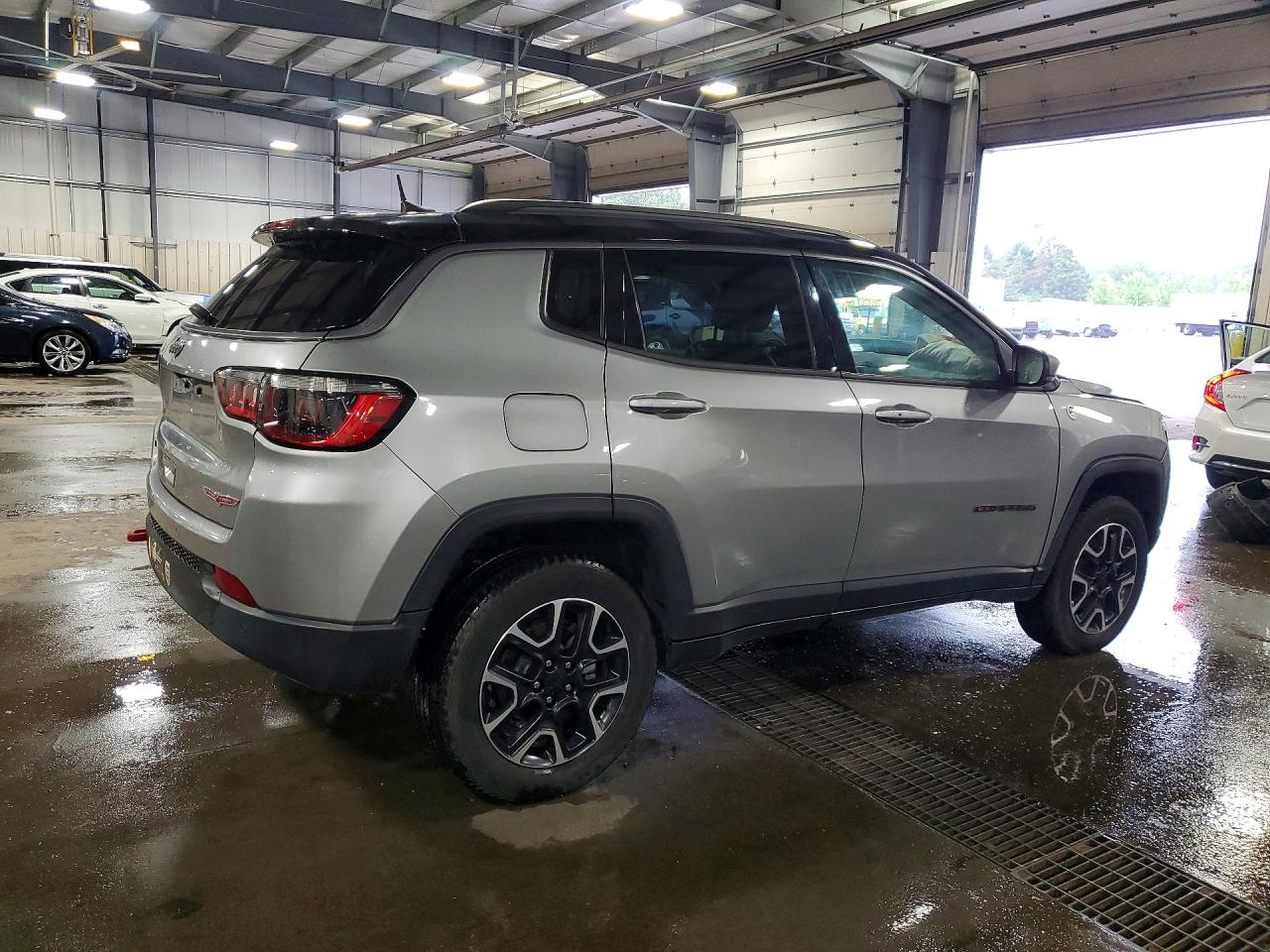3C4NJDDB8MT590687 · 2021 JEEP COMPASS · 3/13