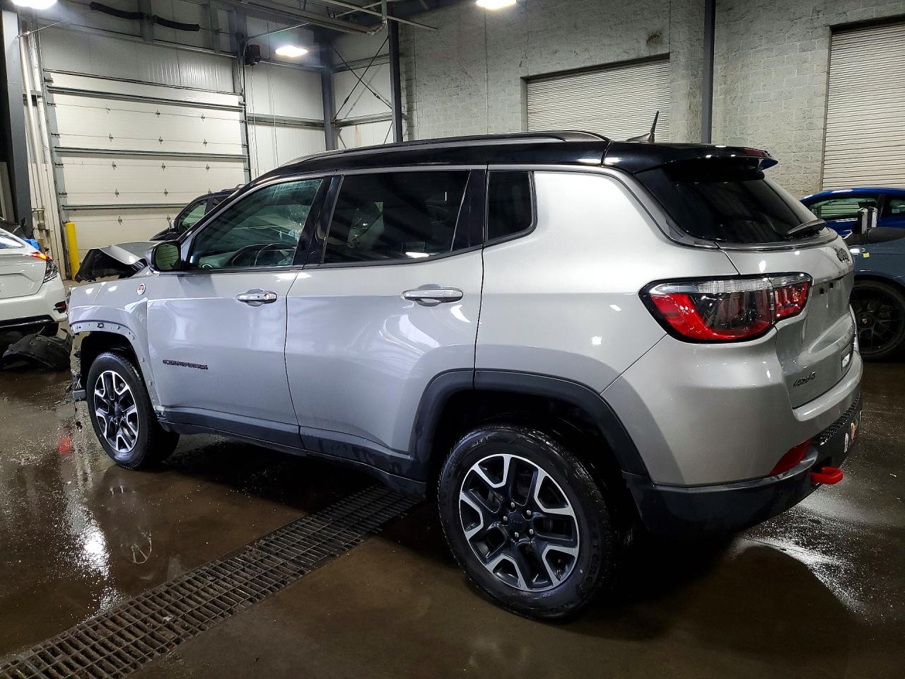 3C4NJDDB8MT590687 · 2021 JEEP COMPASS · 2/13