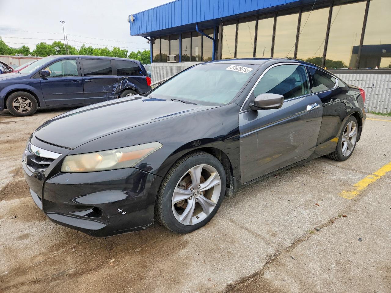 1HGCS2B82BA005236 · 2011 HONDA ACCORD