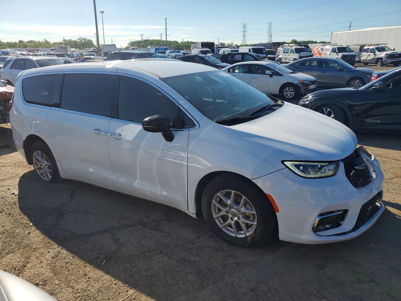 2C4RC1BG7SR531770 · 2025 CHRYSLER PACIFICA · 4/13
