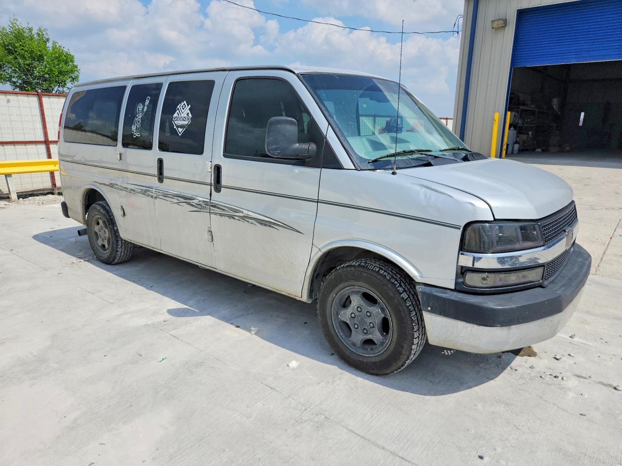 1GBFG15T351243001 · 2005 CHEVROLET EXPRESS G1500 · 4/13