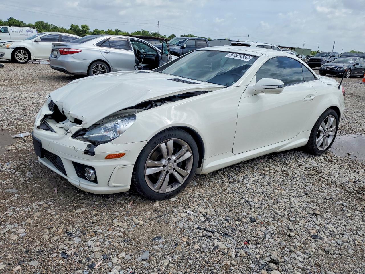 WDBWK5EA9BF239032 · 2011 MERCEDES-BENZ SLK