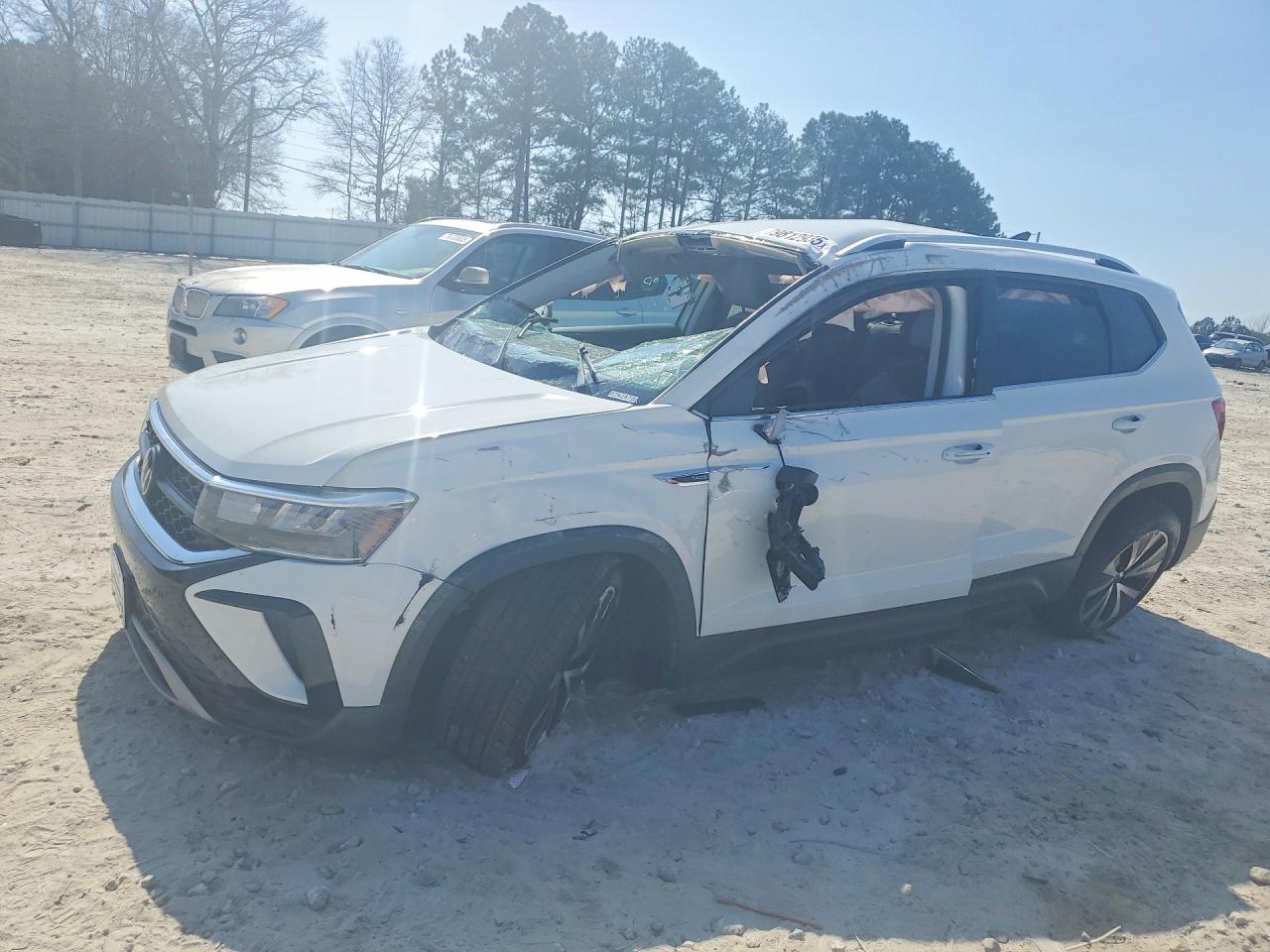 3VVSX7B26RM076247 · 2024 VOLKSWAGEN TAOS