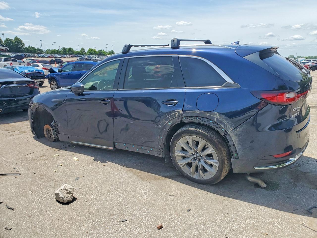 JM3KKDHD6R1180178 · 2024 MAZDA CX-90 · 2/13