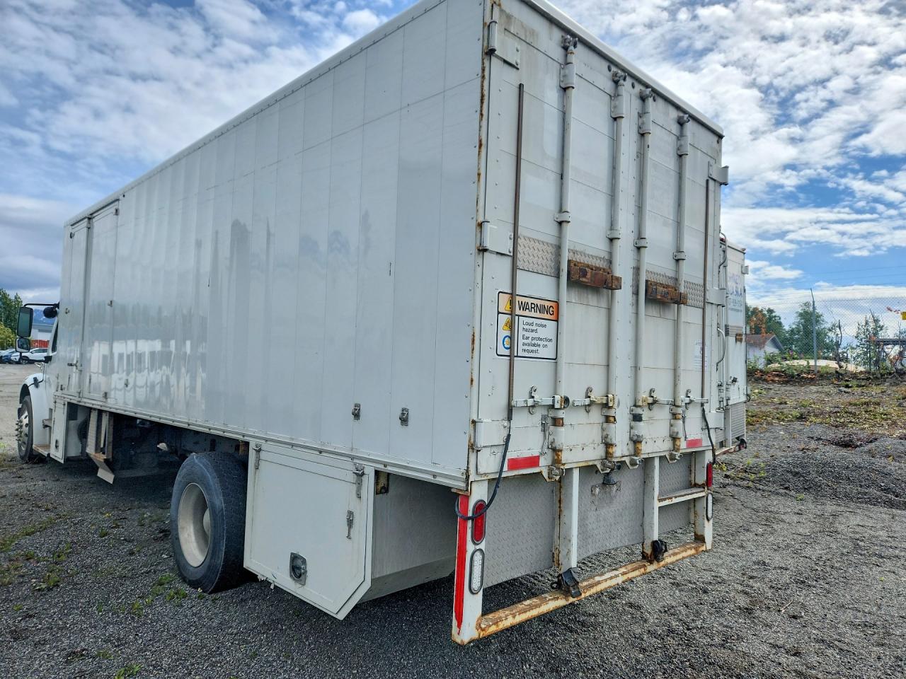1FVACXDT8ADAT3208 · 2010 FREIGHTLINER M2 · 2/12
