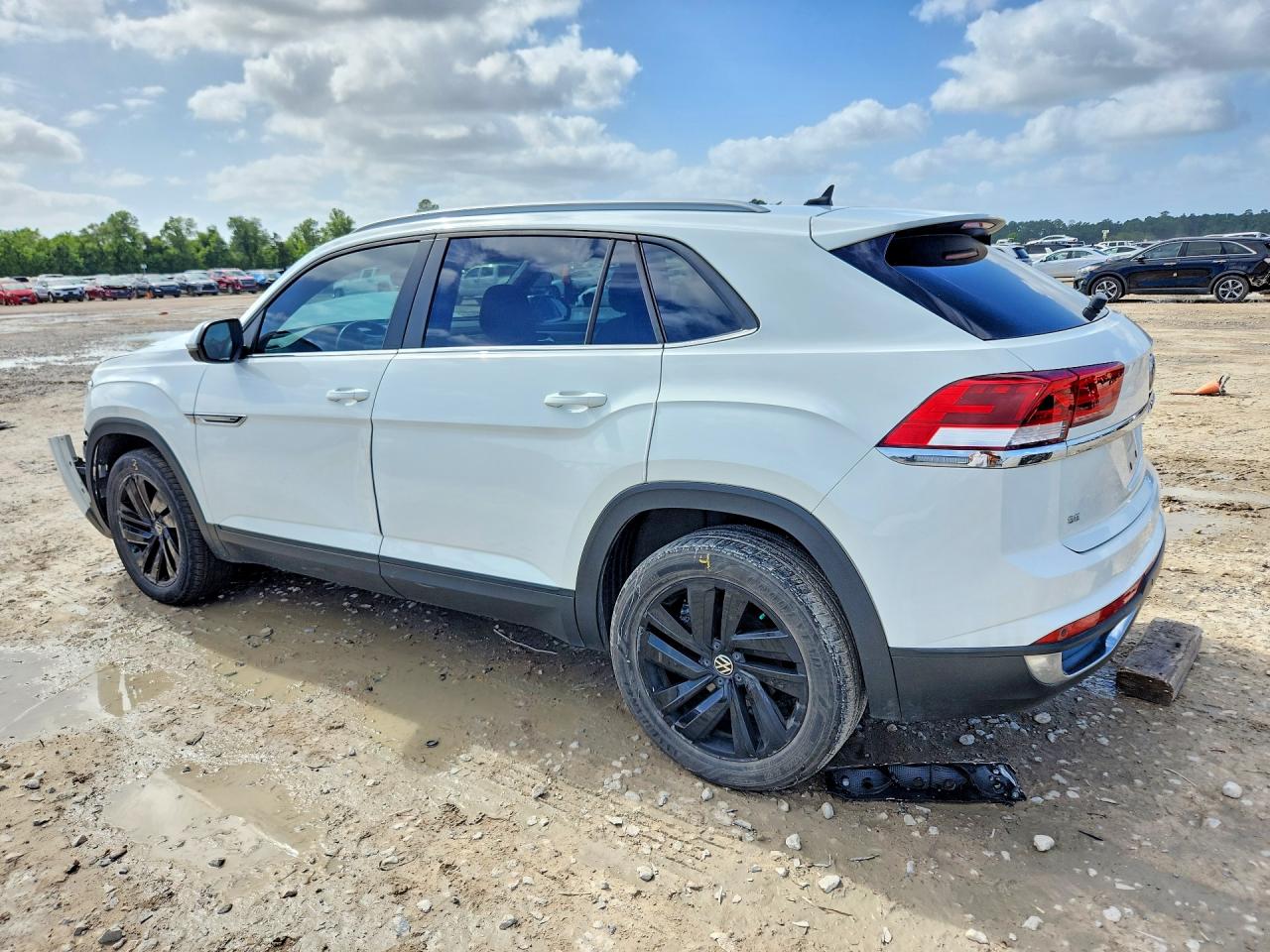 1V2KC2CA7NC204220 · 2022 VOLKSWAGEN ATLAS CROSS SPORT · 2/13