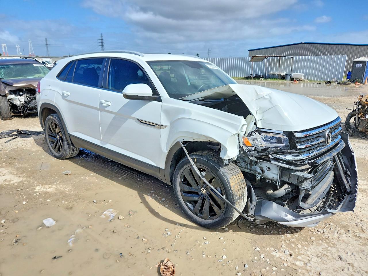 1V2KC2CA7NC204220 · 2022 VOLKSWAGEN ATLAS CROSS SPORT · 4/13