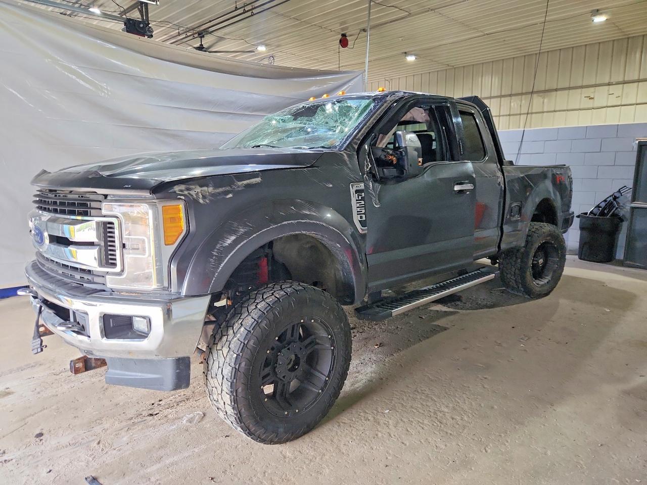 1FT7X2B60HEE11730 · 2017 FORD F250