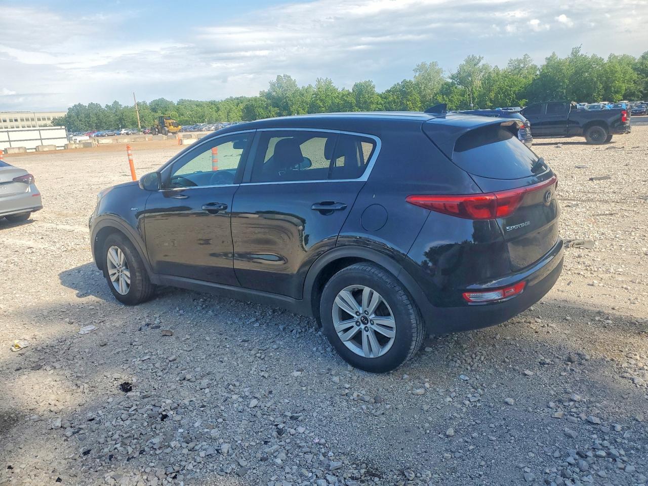 KNDPMCAC6H7243473 · 2017 KIA SPORTAGE · 2/12