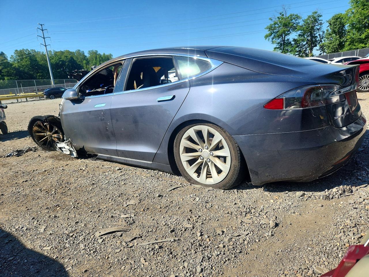 5YJSA1E27GF139432 · 2016 TESLA MODEL S · 2/11