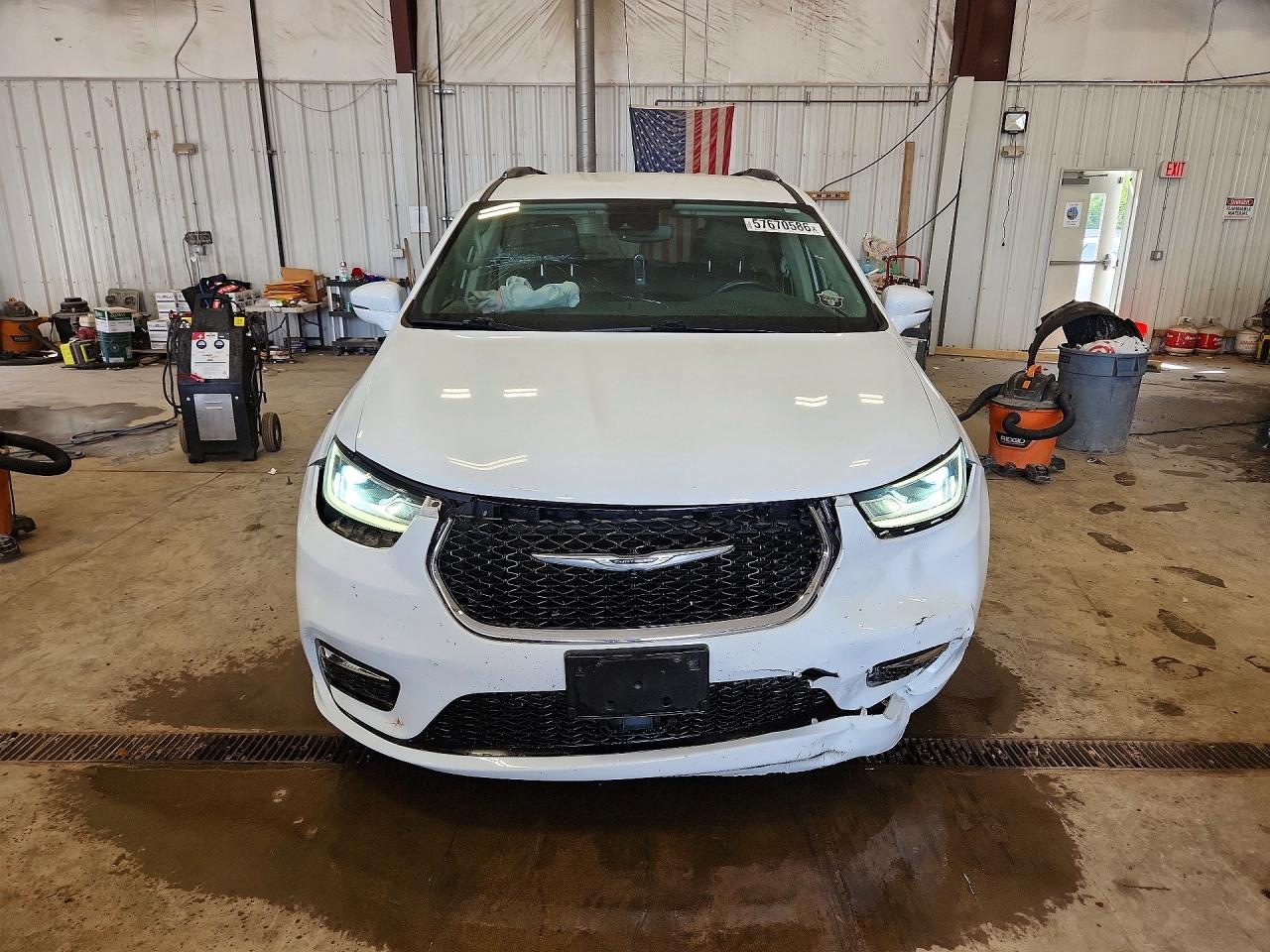 2C4RC1BG0MR574818 · 2021 CHRYSLER PACIFICA · 5/13