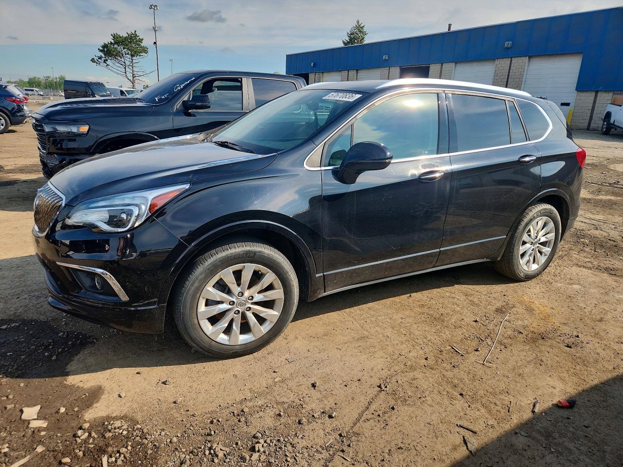 LRBFX1SA1JD008571 · 2018 BUICK ENVISION