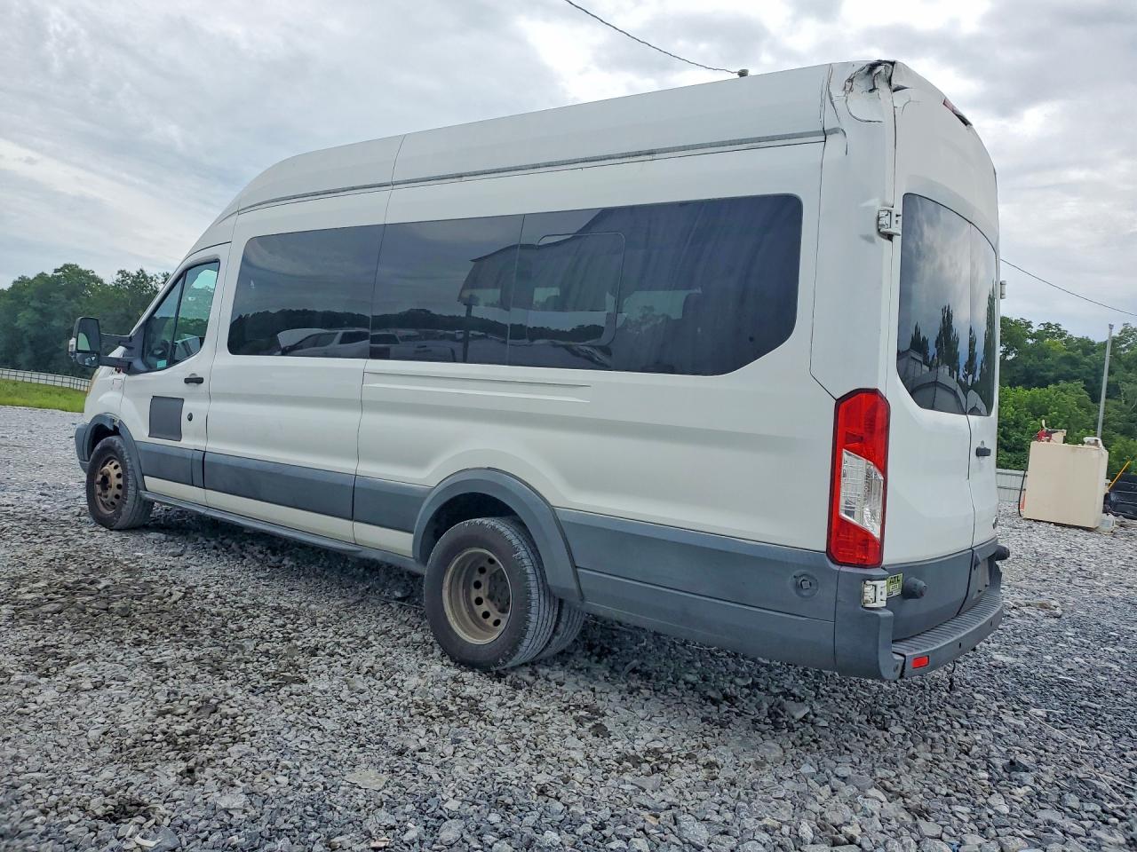 1FBVU4XG0FKA13210 · 2015 FORD TRANSIT · 2/13