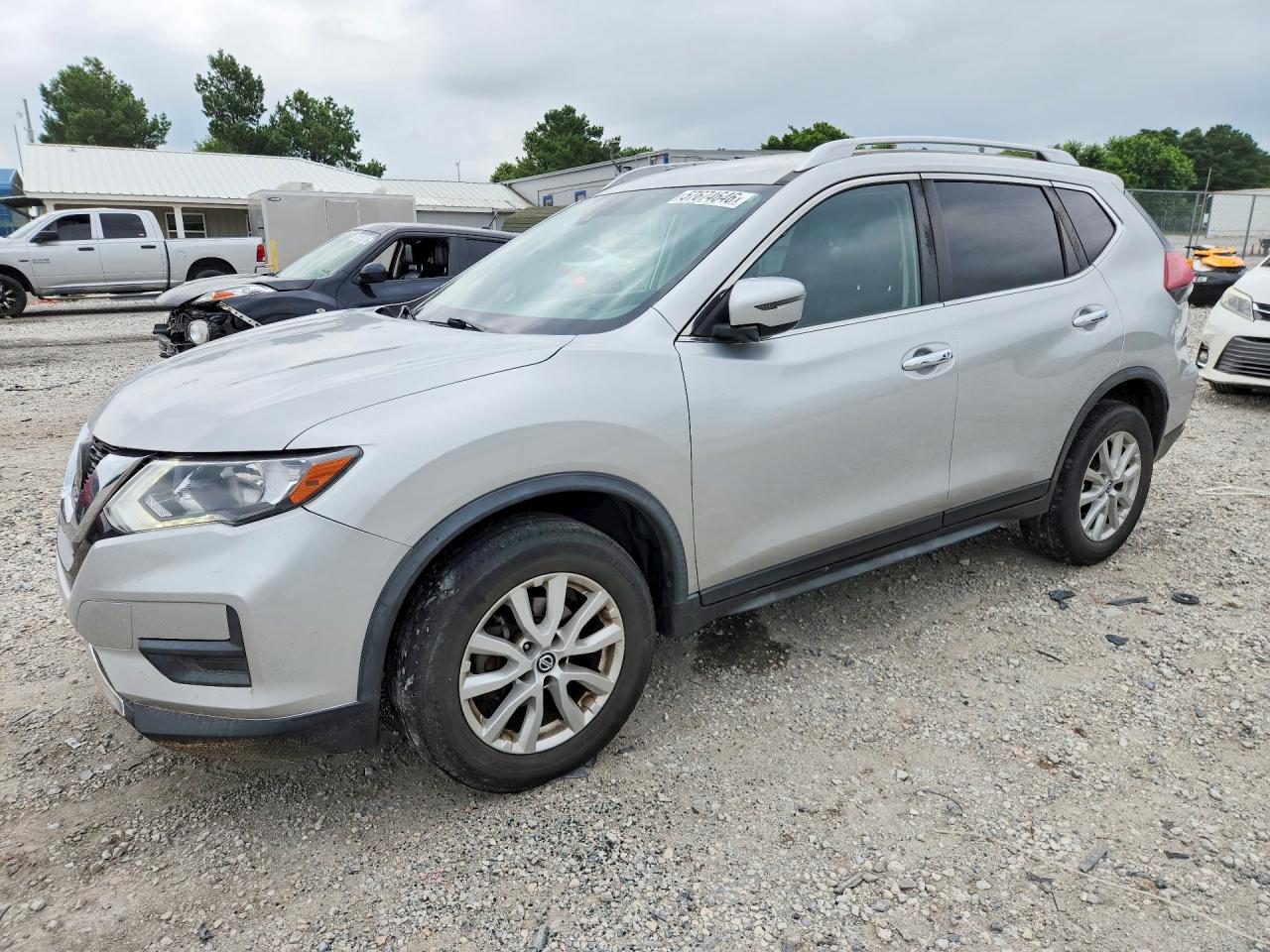 JN8AT2MV5LW138801 · 2020 NISSAN ROGUE