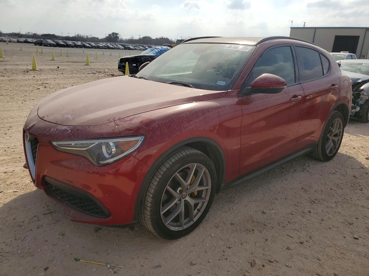 ZASFAKNN5J7B89056 · 2018 ALFA ROMEO STELVIO