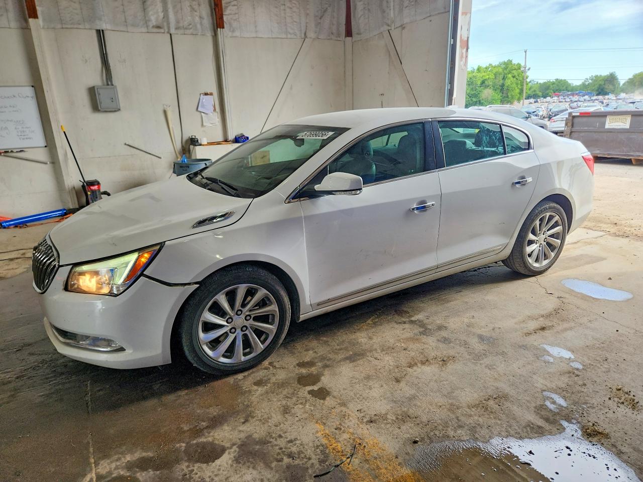 1G4GB5G37GF262557 · 2016 BUICK LACROSSE