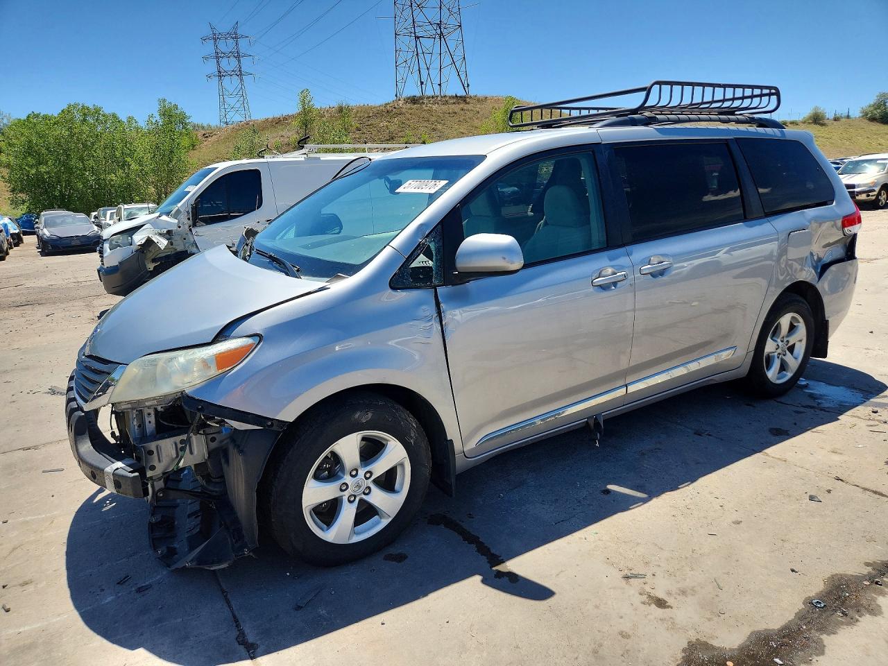 2012 TOYOTA SIENNA