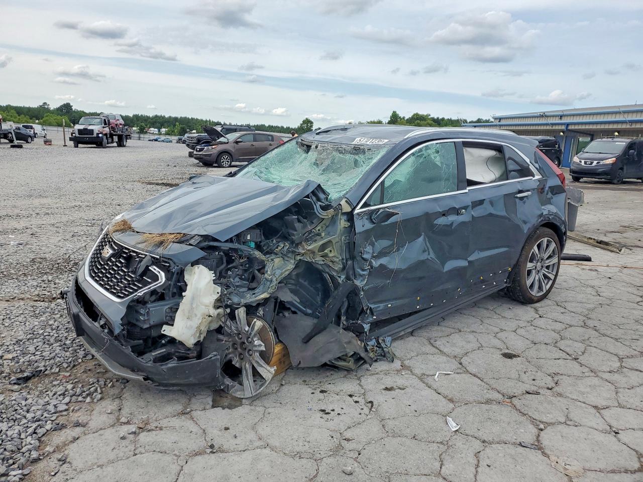 1GYFZCR42LF007096 · 2020 CADILLAC XT4
