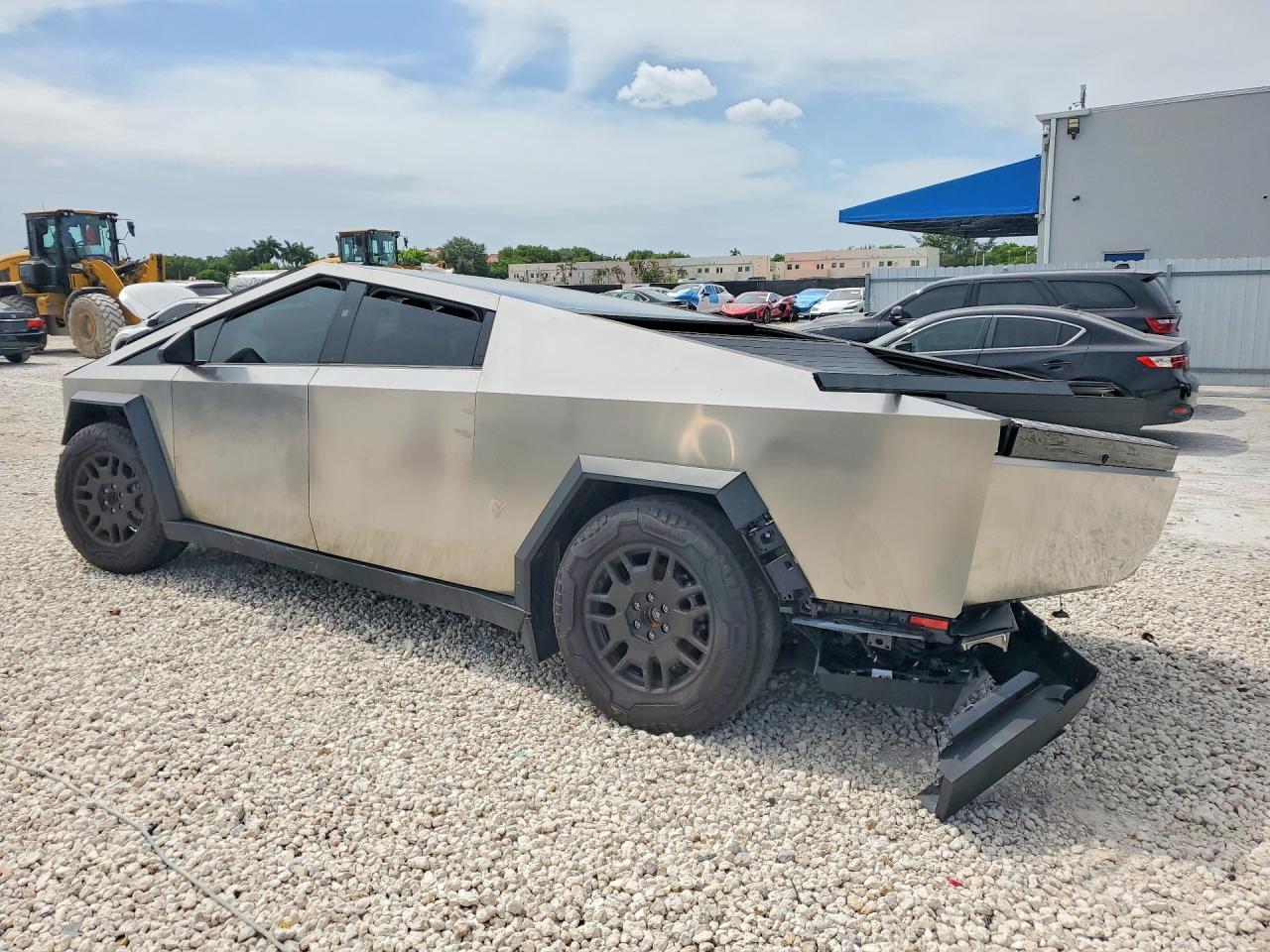 7G2CEHEE5RA039371 · 2024 TESLA CYBERTRUCK · 2/12