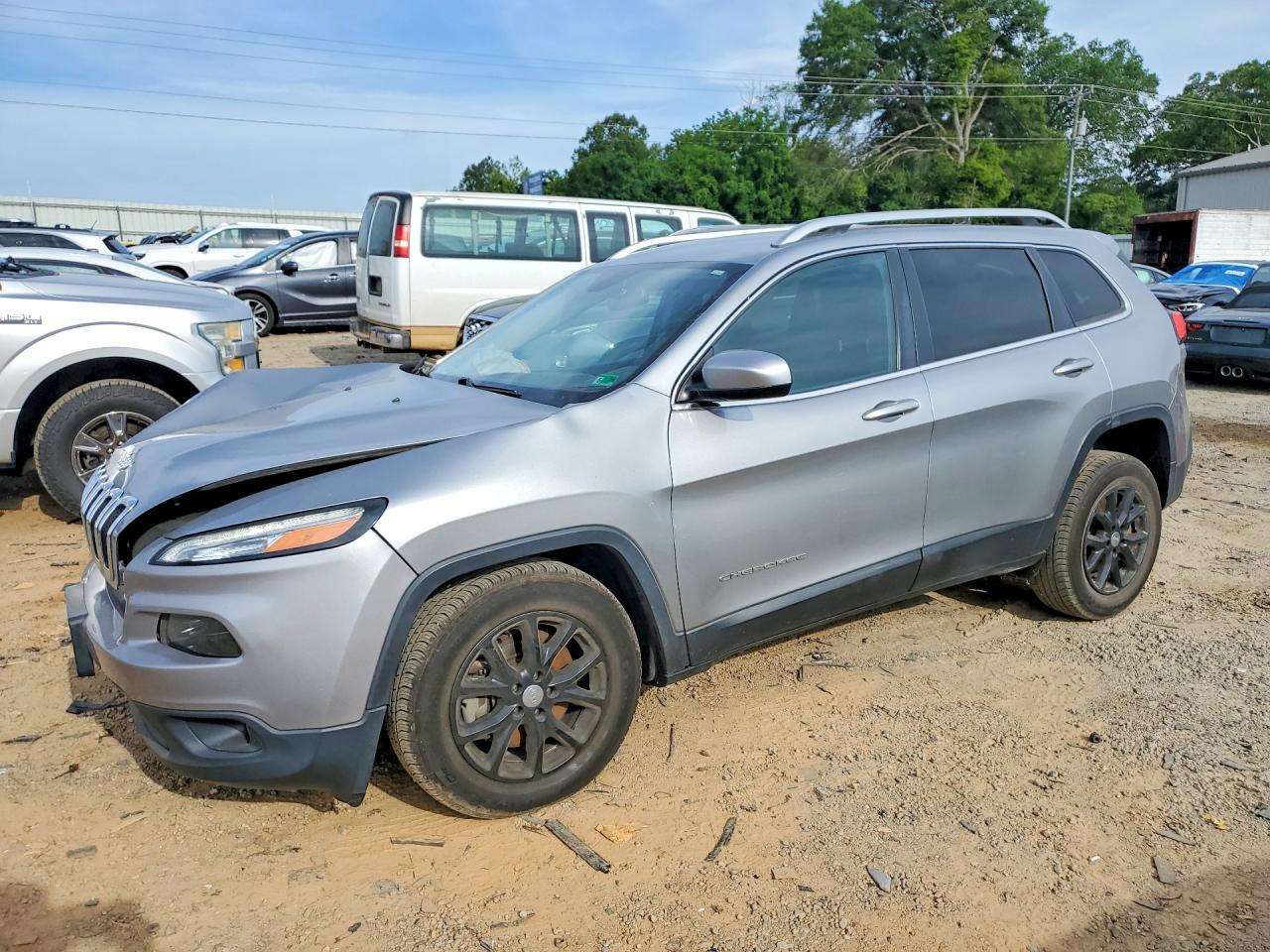 1C4PJMCB4HW505693 · 2017 JEEP CHEEROKEE