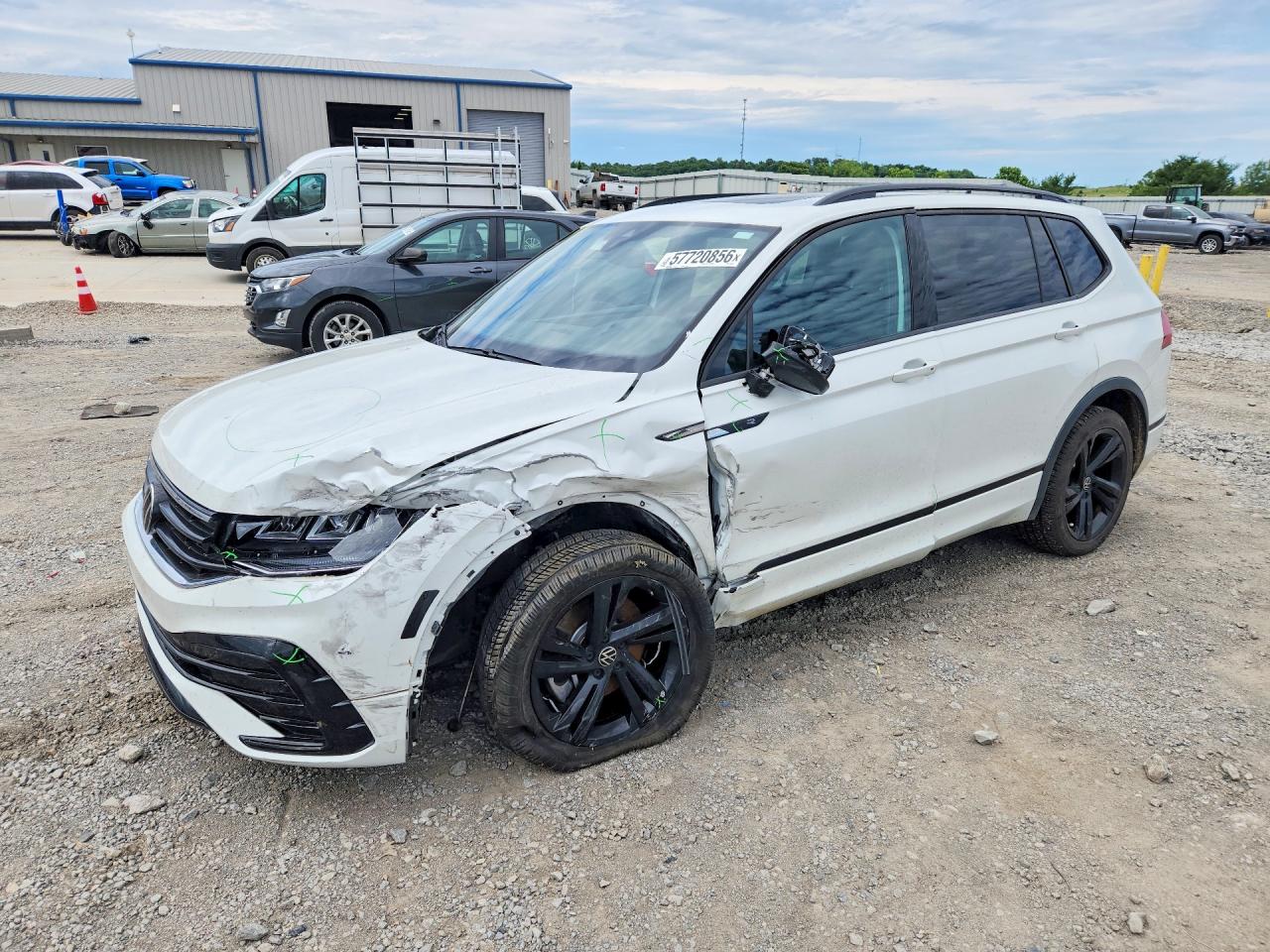 3VVCB7AX3PM049097 · 2023 VOLKSWAGEN TIGUAN