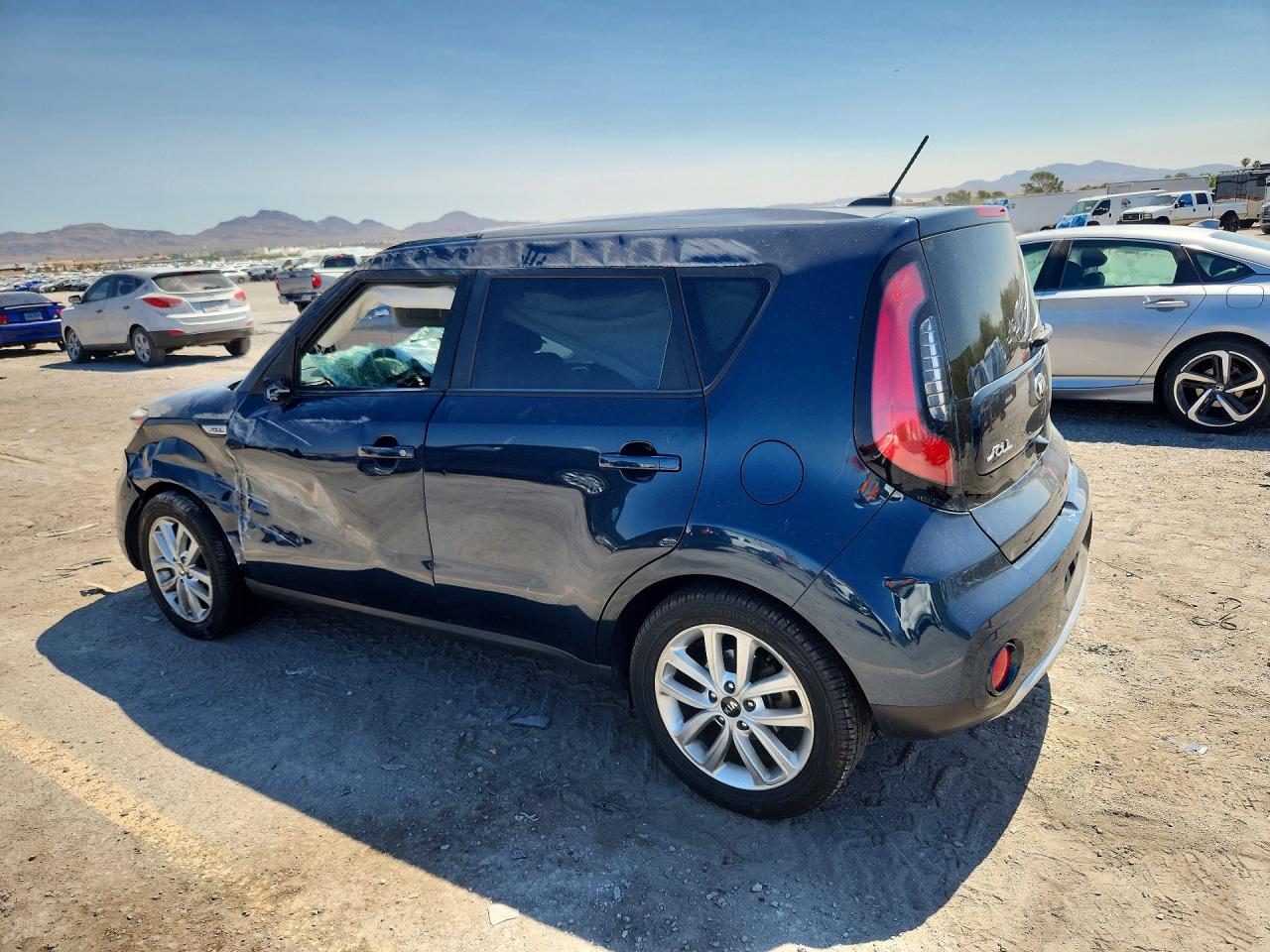 KNDJP3A57J7551143 · 2018 KIA SOUL · 2/12