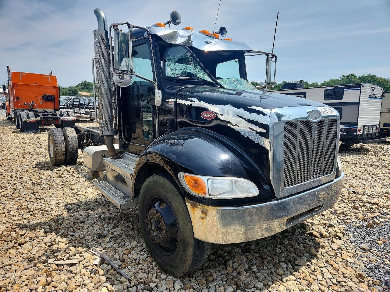 2NP2HJ7X4MM732496 · 2021 PETERBILT 337