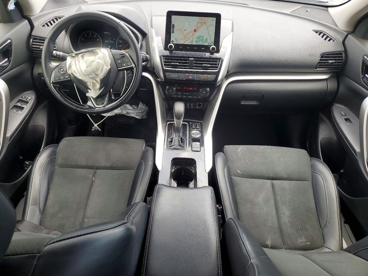 JA4ATWAA0RZ042788 · 2024 MITSUBISHI ECLIPSE CROSS · 8/13