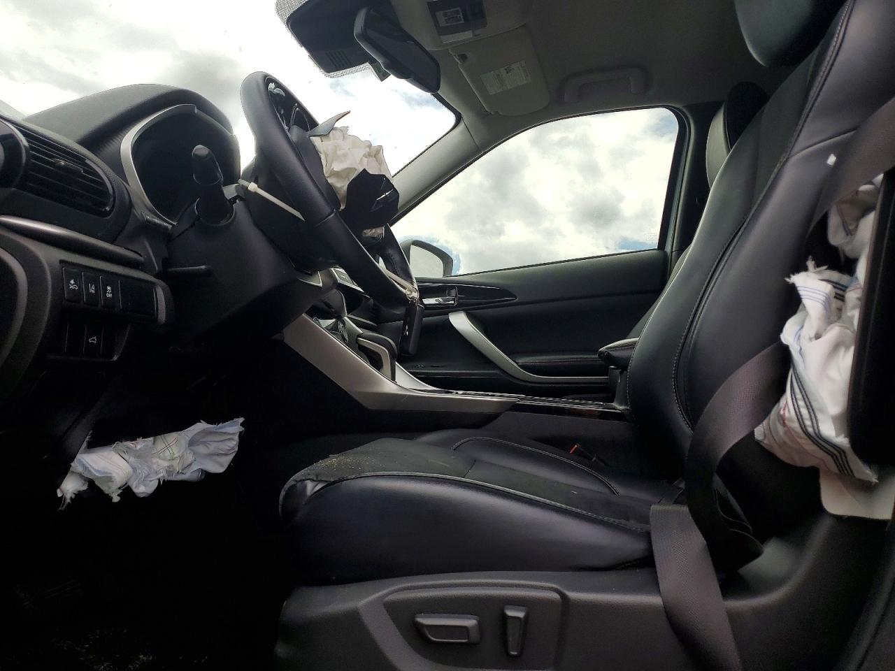 JA4ATWAA0RZ042788 · 2024 MITSUBISHI ECLIPSE CROSS · 7/13